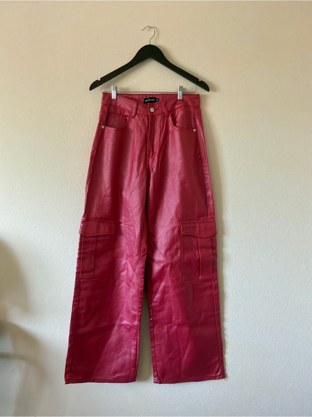 PrettyLittleThing Wide-Leg Cargo Jeans Pants